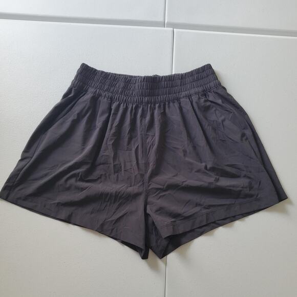 Vuori Pants - Vuori Villa Sport Shorts Womens Medium Black VW3015 Stretch Athletic